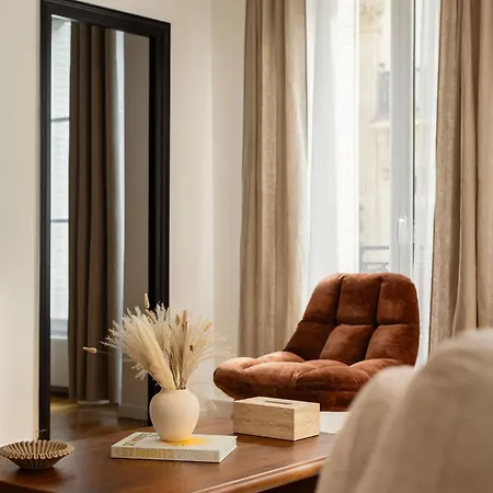Champs Elysees Fancy 2bdr 6ppl Apartment Paris