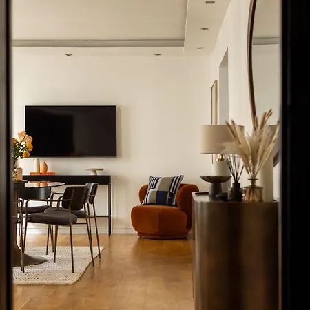Champs Elysees Fancy 2bdr 6ppl * Paris